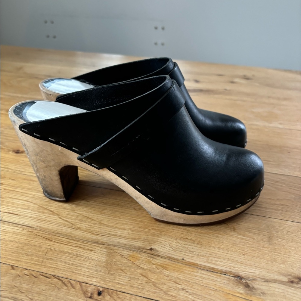 Swedish Hasbeens black slip in classic clog, leather & wood, sz 36, 3 1/2in heel